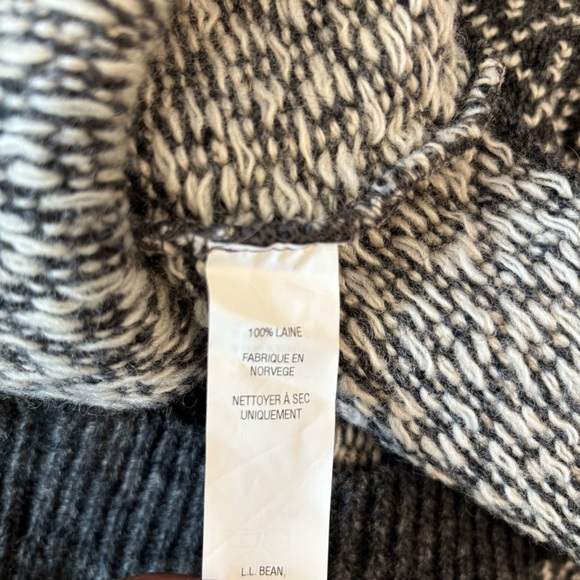 L.L Bean's Classic Laine Wool Birdseye Crew Sweater - Men's Size Small - Picture 7 of 8